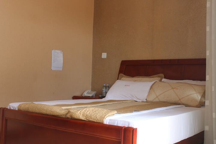 Room 5 of 40