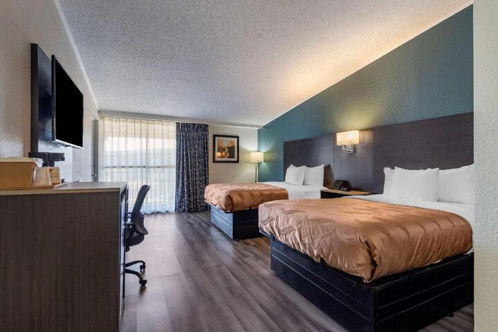 2 Double Beds (15 of 15)