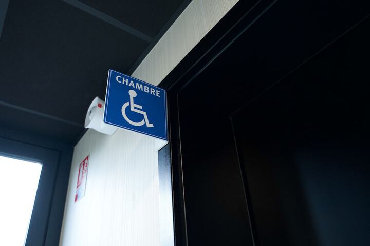 Room 26 of 94