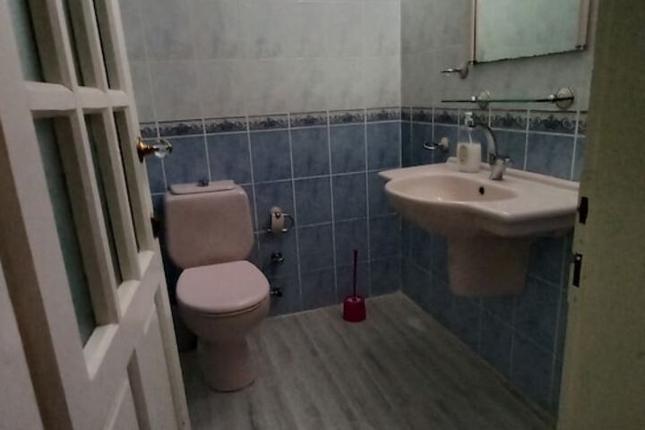 Room 25 of 47