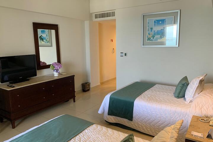 Room 6 of 15