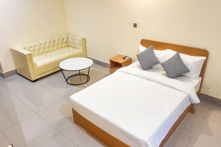 Room 4 of 40