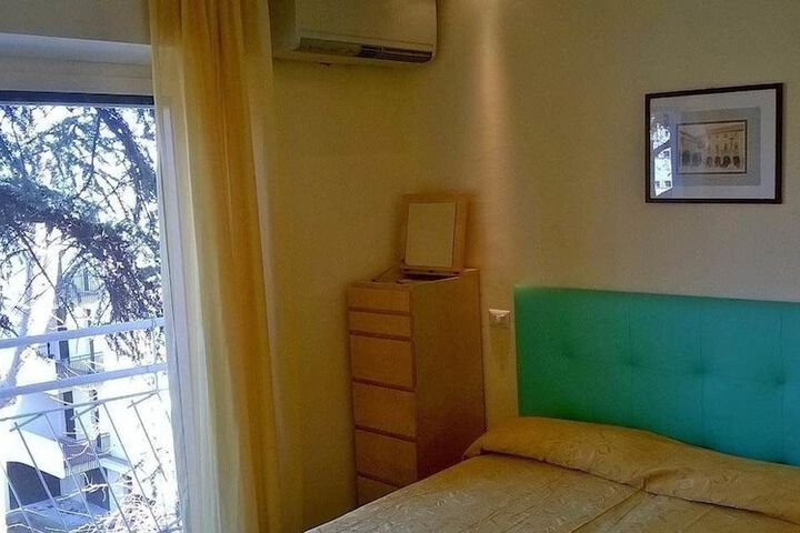 Room 5 of 65