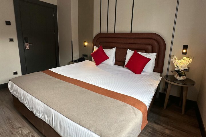 Room 18 of 96
