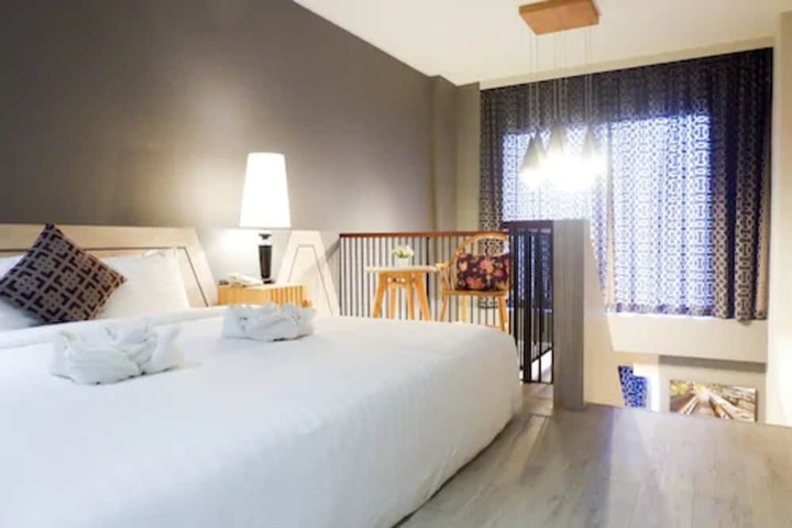 Room 35 of 79
