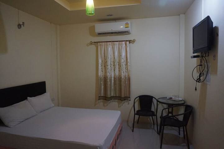 Room 6 of 19