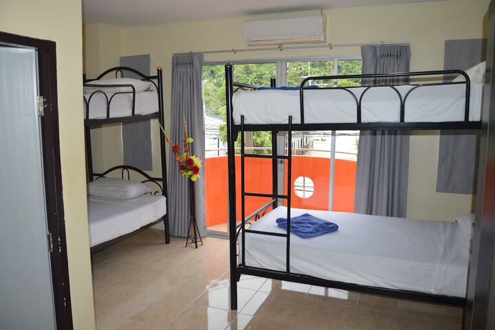 Room 12 of 50