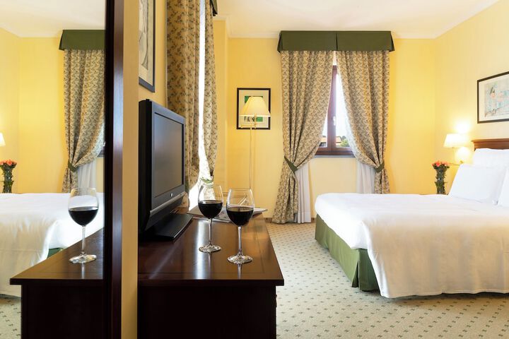 Room 16 of 334