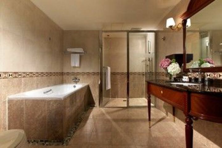 Room 5 of 36