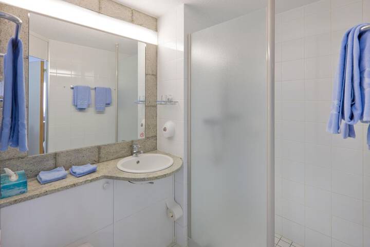 Room 11 of 29