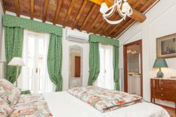 Room 8 of 29