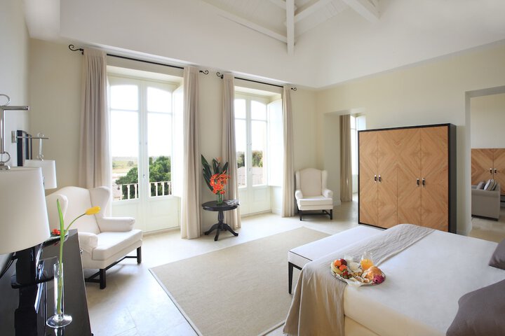 Room 21 of 200