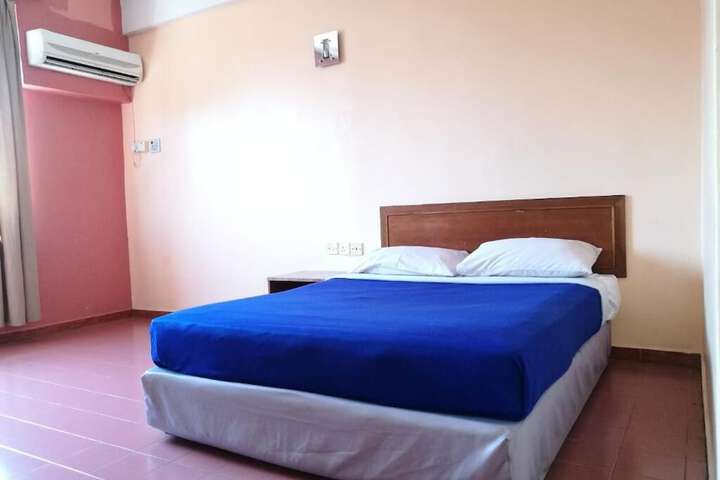 Room 9 of 31