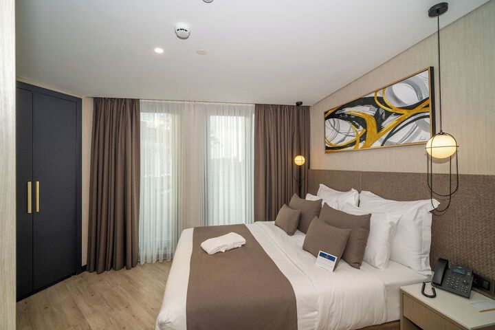 Room 49 of 170