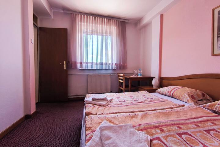 Room 24 of 54