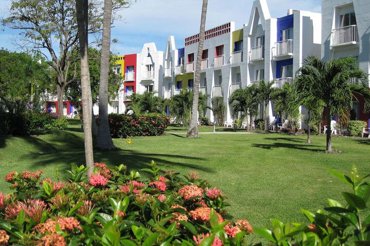 Hotel Exterior 117 of 130