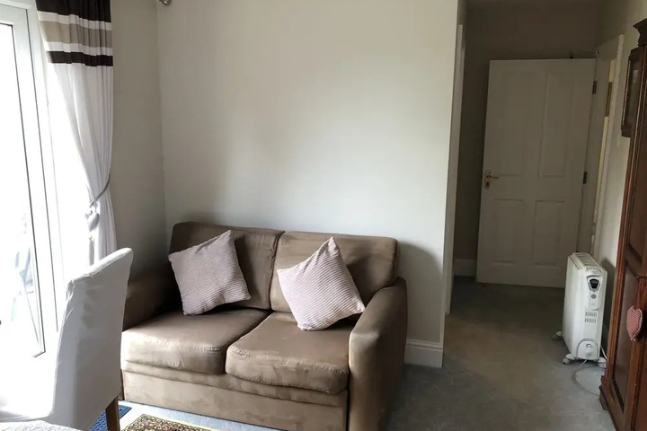 Room 6 of 13