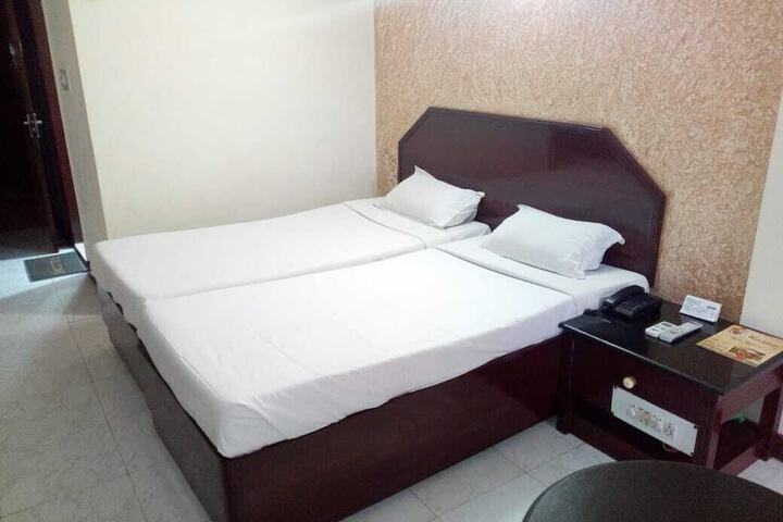 Room 14 of 37