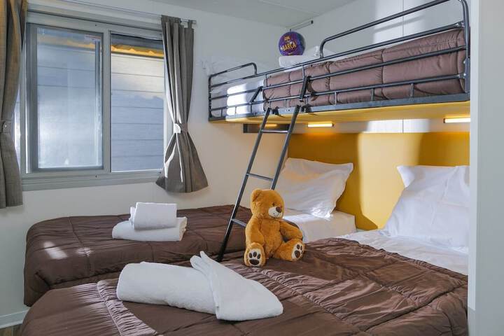 Room 22 of 165