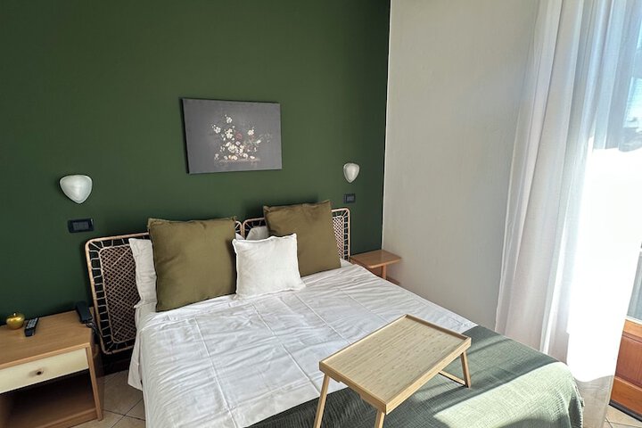 Room 10 of 17