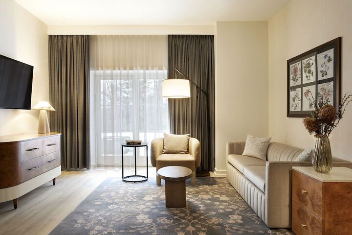 Room 22 of 100