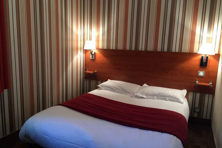 Room 4 of 37