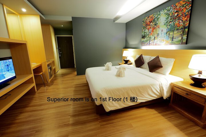 Room 14 of 66