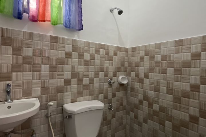 Room 120 of 200