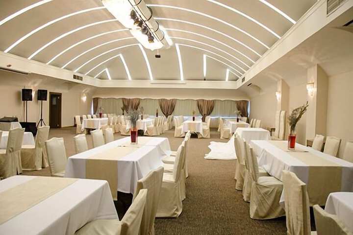 Ballroom/Hall 44 of 59