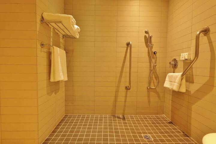 Room 113 of 261