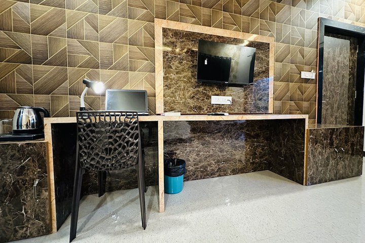 Room 16 of 46