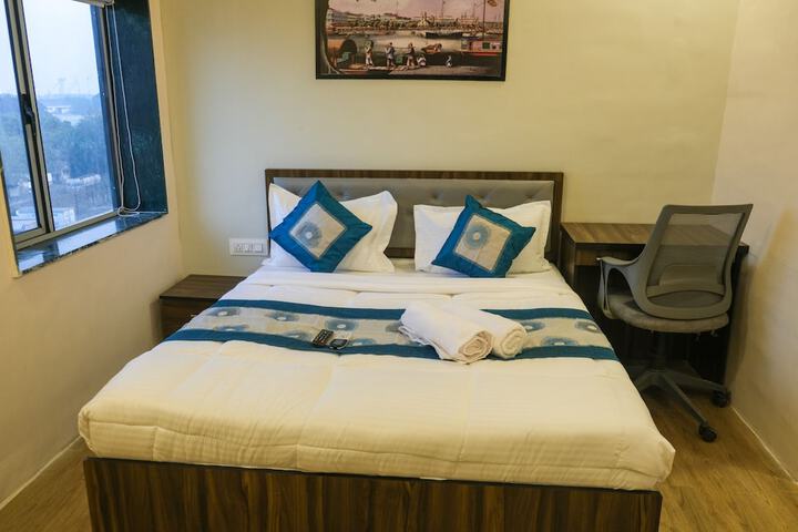 Room 9 of 23