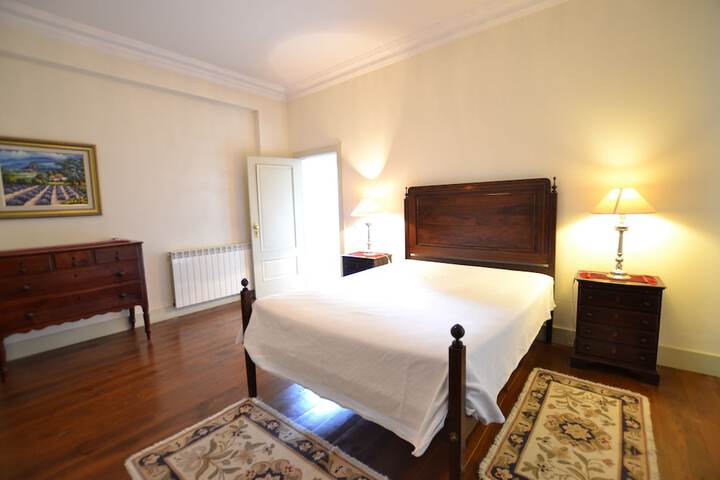 Room 11 of 35
