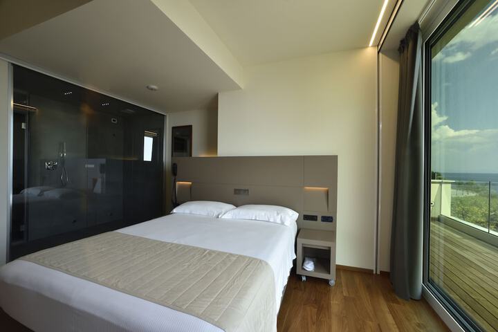 Room 21 of 57