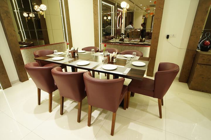 Dining 42 of 72