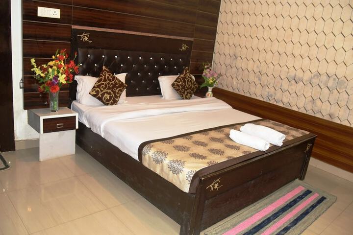 Room 3 of 22
