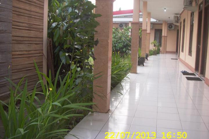 Hotel Exterior 2 of 5