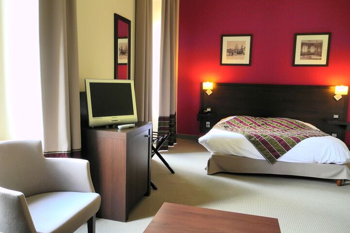 Room 7 of 40