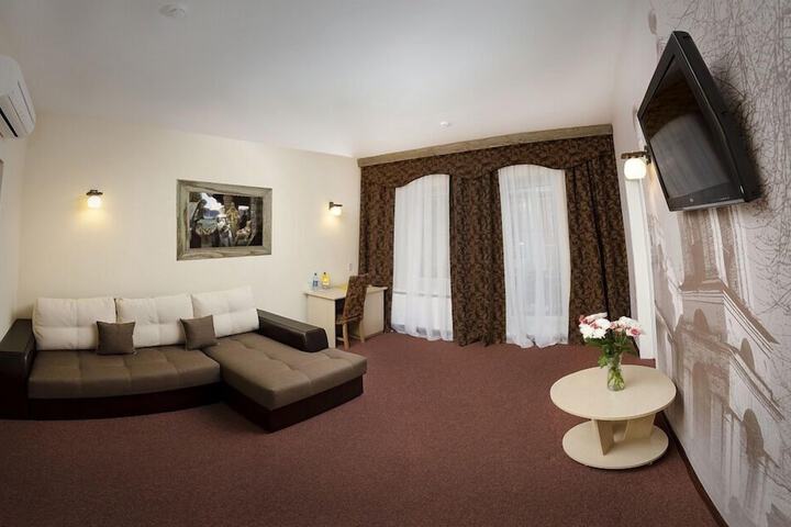 Room 16 of 34