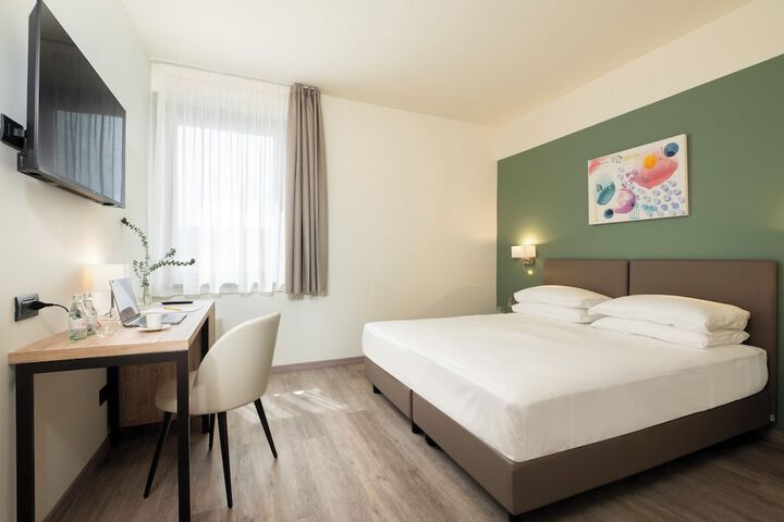 Room 15 of 27
