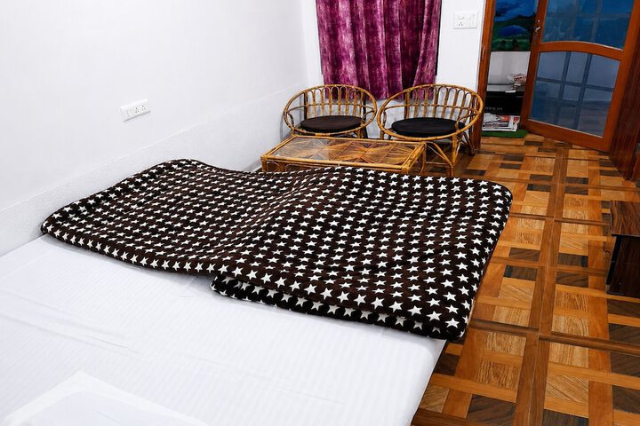Room 4 of 30