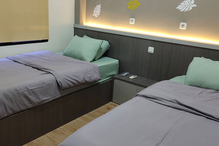 Room 12 of 17