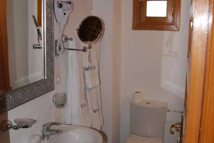 Room 12 of 26