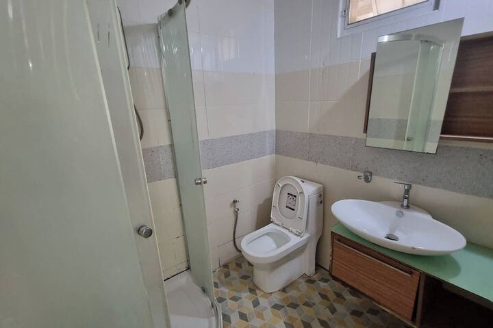 Room 164 of 195