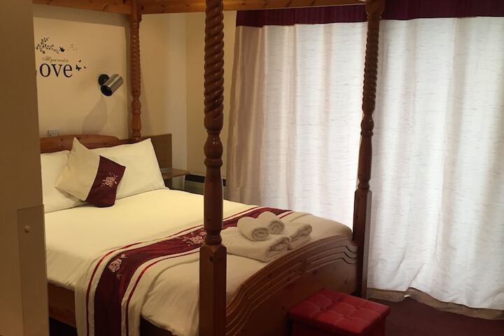 Room 8 of 35