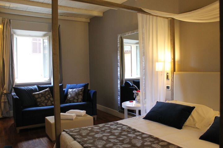 Room 7 of 17