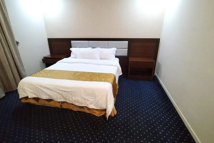 Room 6 of 21