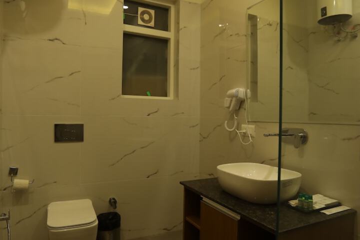 Room 35 of 117