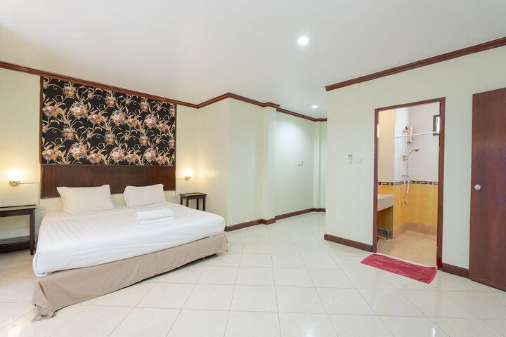 Room 44 of 127
