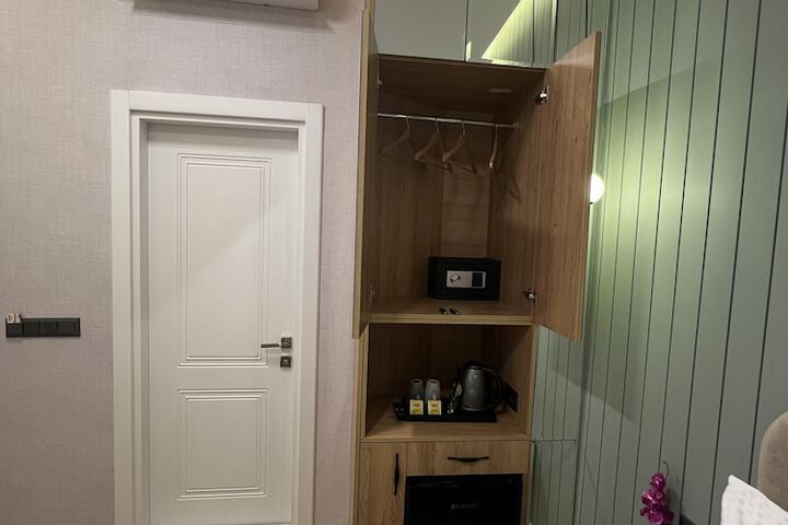 Room 12 of 47